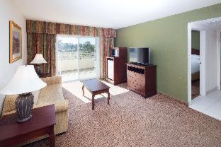 6 Perris, Ca Hotel