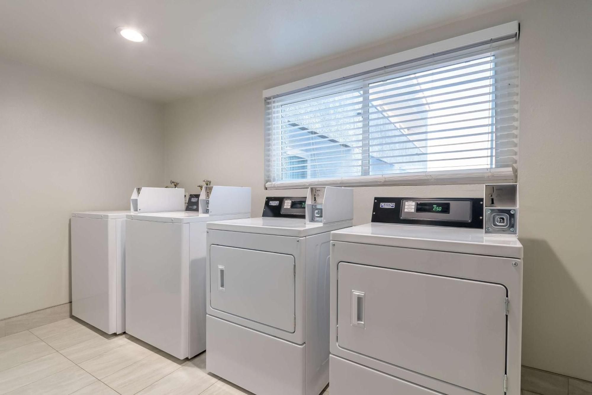 6 Perris, Ca 4*