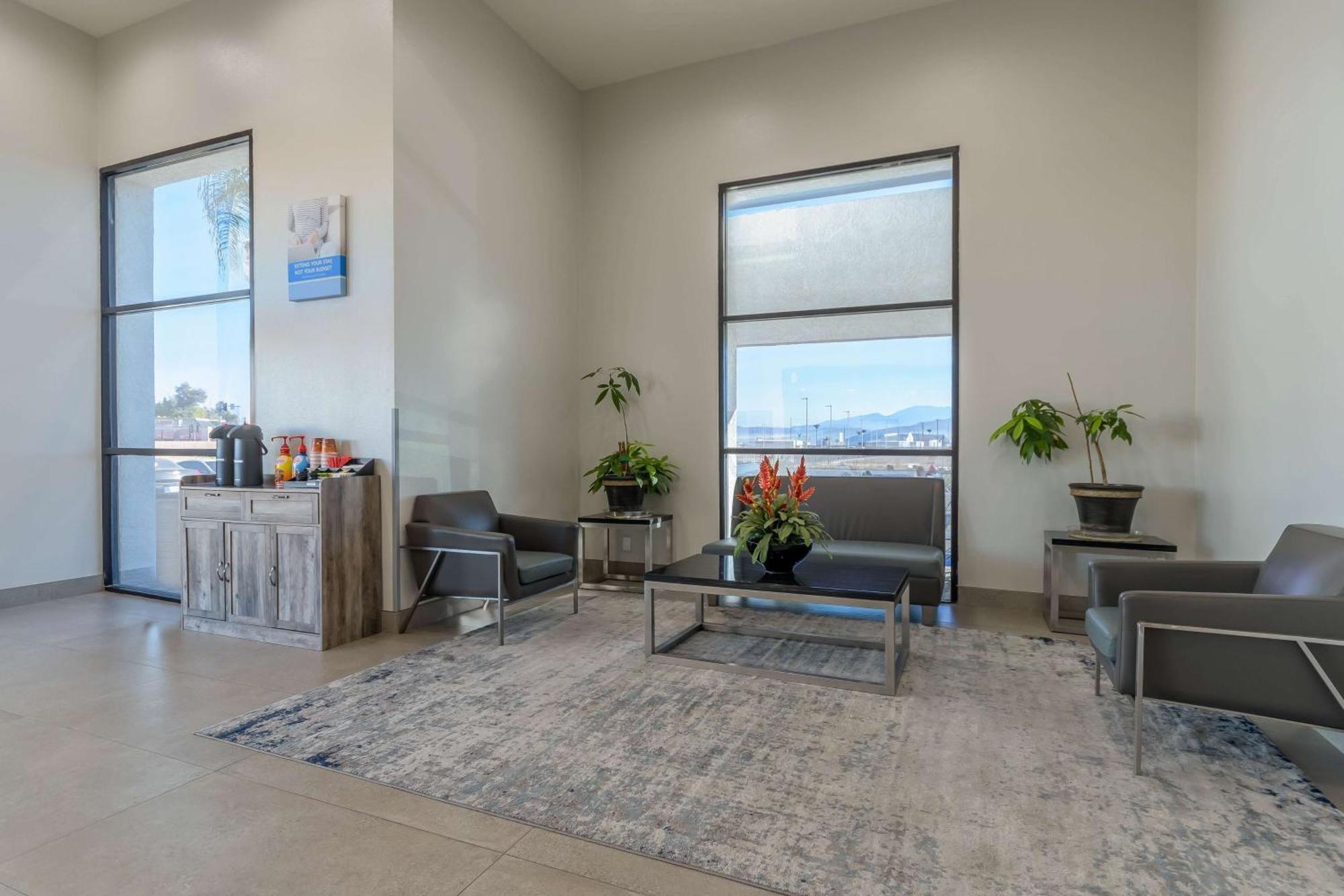 6 Perris, Ca