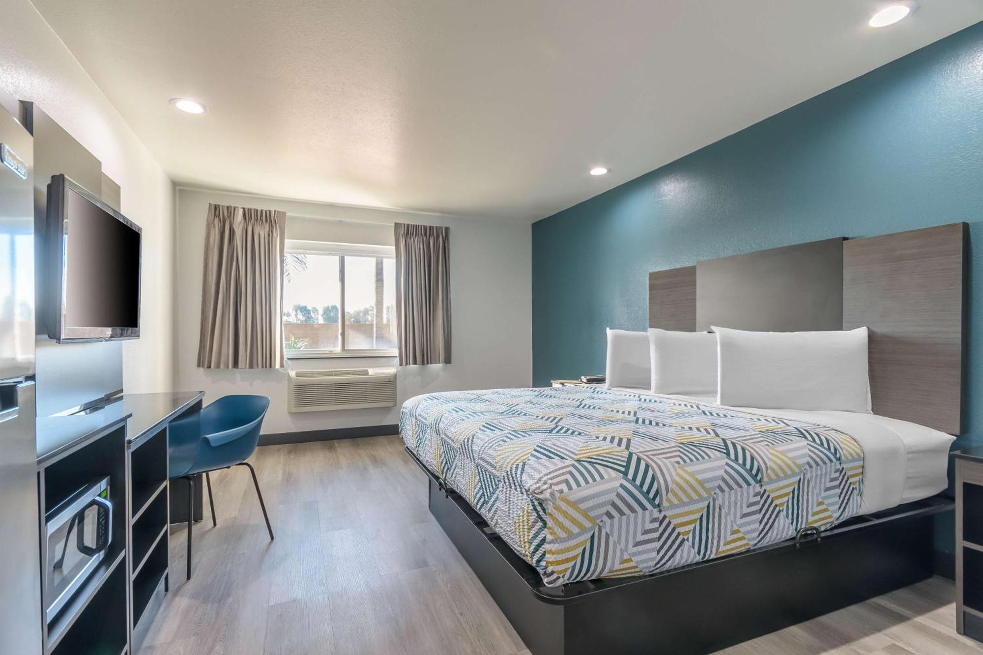 Hotel 6 Perris, Ca