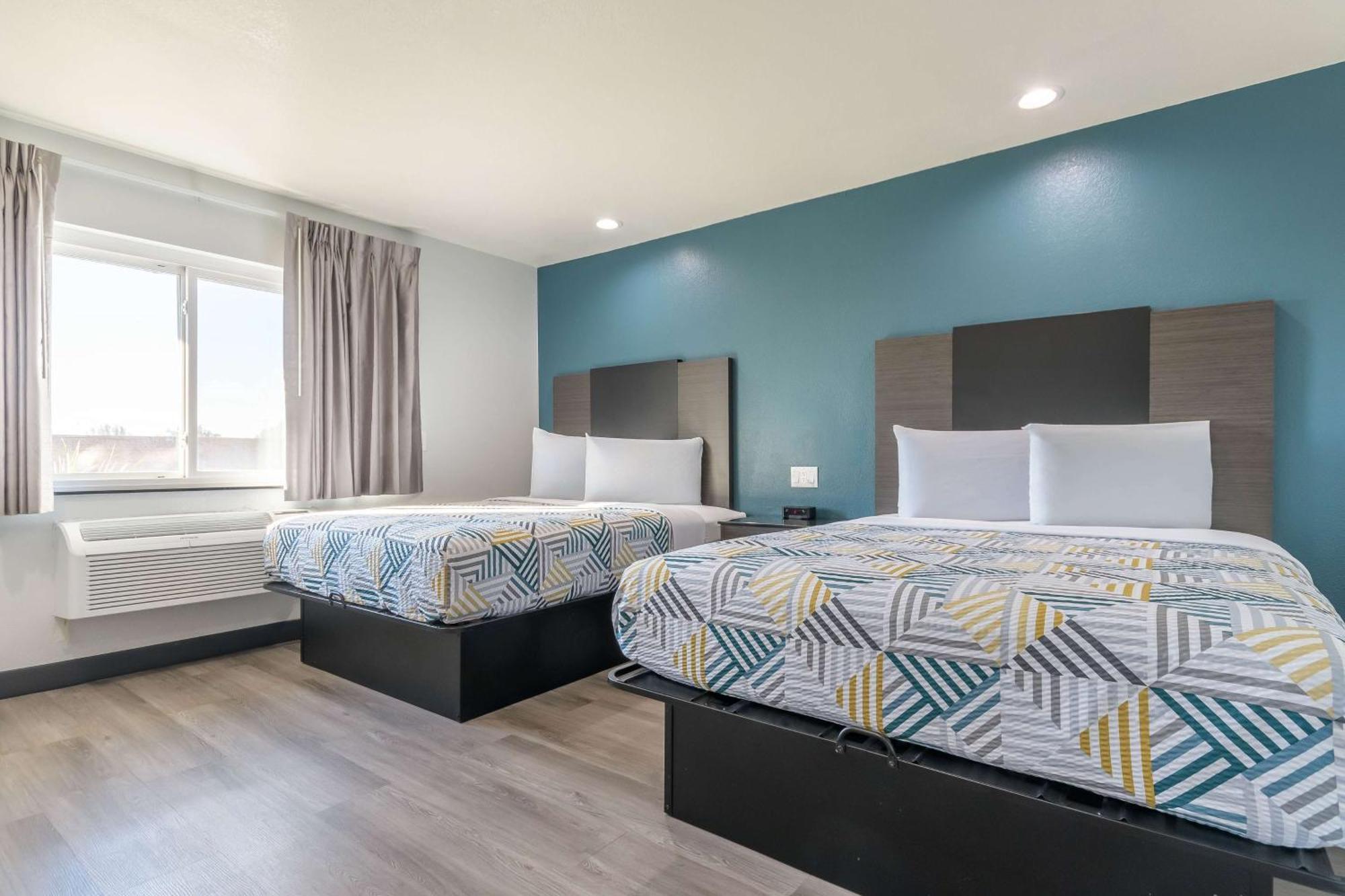 6 Perris, Ca Hotel Perris