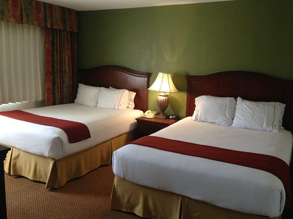 6 Perris, Ca 4*